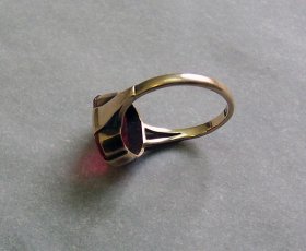 ring-gold-333-mit-rotem-stein.6