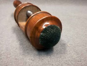 biedermeier-naehzwinge-mit-nadelkissen-um-1825.3