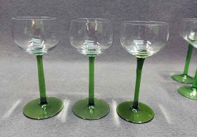 teilw-res-verschieden-glaeser-weinglaeser-mit-gruenem-stiel-preis-je-glas.1