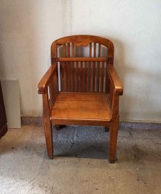 grosser-imposanter-stuhl-um-1900.1