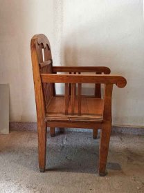 grosser-imposanter-stuhl-um-1900.3