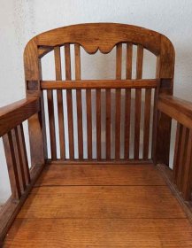 grosser-imposanter-stuhl-um-1900.5