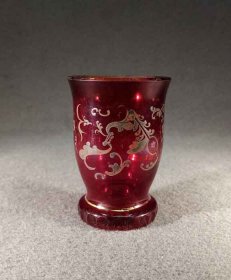 glas-becher-rotaetze-mit-emailledekor-m-19-jh.1