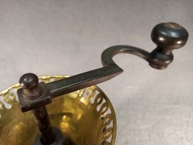 kaffeemuehle-a-m-19-jh-messing-eisen.8