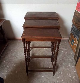 3fach-beistelltisch-serviertisch-3xausziehb-bzw-3-tische-um1900.4