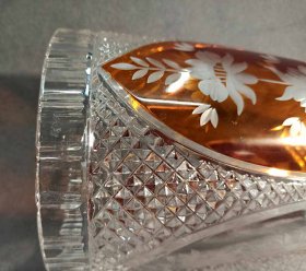 grosse-kristallvase-teilw-farbig-bernstein-ueberfangen-und-geschliffen-h-25-cm.6