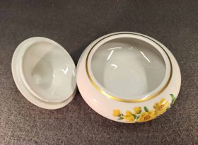 meissen-dose-blumenmalerei.6
