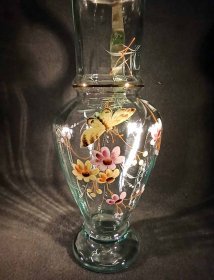 glaskrug-mit-emaillemalerei-schmetterling-um-1880.3