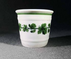 meissen-blumentopf-um-1850-weinlaub.1