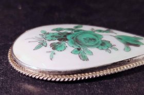 meissen-porzellan-anhaenger-silber-gefasst-blumenmalerei-in-gruen.8