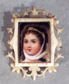 brosche-1-h-19-jh-portrait-einer-jungen-frau-elfenbein.1