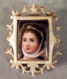 brosche-1-h-19-jh-portrait-einer-jungen-frau-elfenbein.2