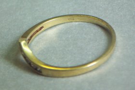 ring-gold-333-9-kleine-steine.3