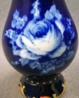 pirkenhammer-vase-kobaltblau-mit-gold-weisse-rose.2