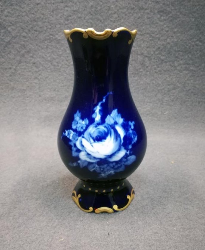 pirkenhammer-vase-kobaltblau-mit-gold-weisse-rose
